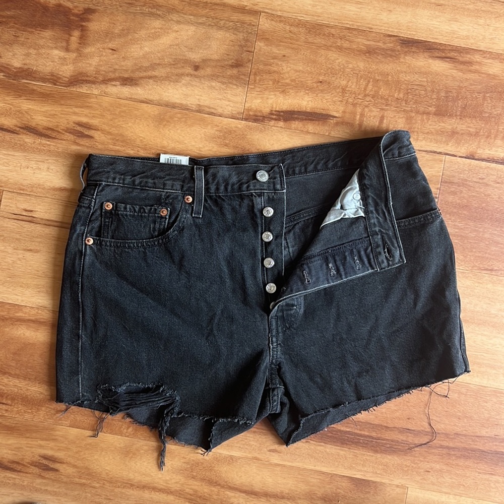 NWT! Levi’s 501 high rise button fly shorts